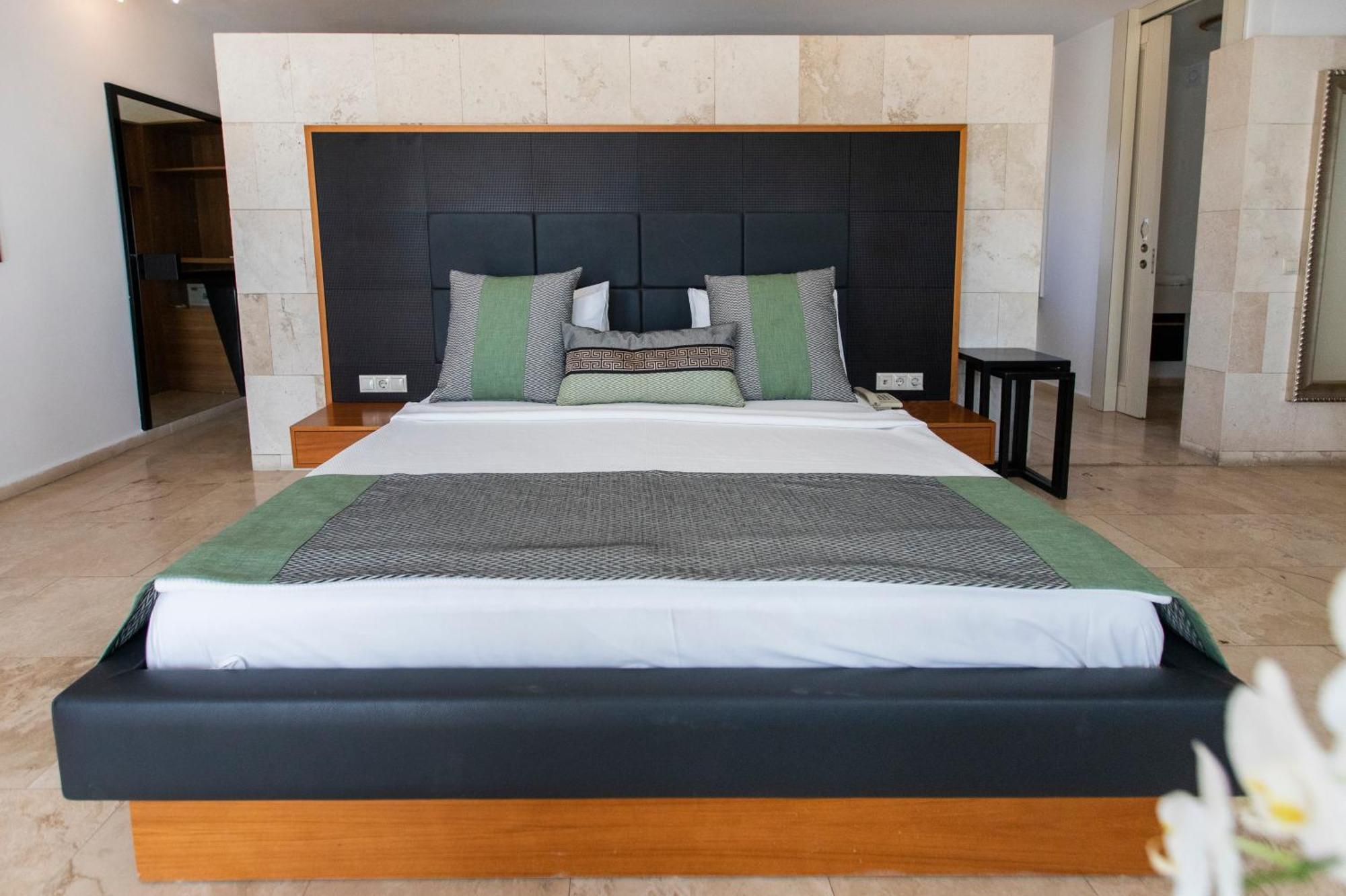 בודרום Manastir Hotel & Suites מראה חיצוני תמונה